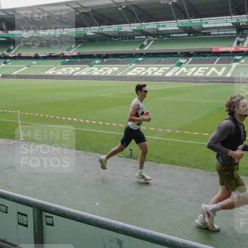 05.10.2025 - 20. swb-Marathon Bremen Michael Burmester http://msf.ph/oto/9270595 05.10.2025 12:42:29 Laufen im Stadion 588, 635, 907, 965, 1105, 1123, 1215, 1612, 1645, 1763, 1810, 2068, 2141, 2385, 3153, 3294, 3705, 4635, 5028, 5470, 6903, 7405, 2743, 2801, 4158, 4984, 8211 meine-sportfotos.de