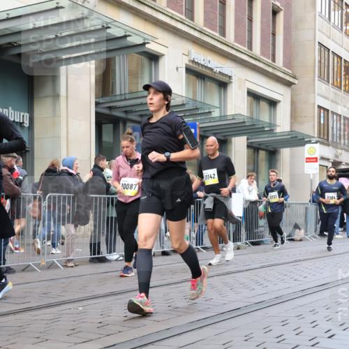 05.10.2025 - 20. swb-Marathon Bremen Strokosch-Dieckow http://msf.ph/oto/9270627 05.10.2025 11:08:35 Ziel 9184, 9191, 9274, 9276, 9466, 9589, 9632, 9721, 9774, 9853, 9912, 10031, 10051, 10087, 10248, 10458, 10567, 10714, 10840, 10939, 11126, 11142, 11479, 11590, 9184, 9191, 9274, 9276, 9466, 9589, 9632, 9721, 9774, 9853, 9912, 10031, 10051, 10087, 10248, 10458, 10567, 10714, 10840, 10939, 11126, 11142, 11479, 11590 meine-sportfotos.de