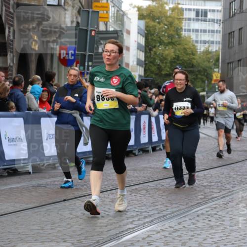 05.10.2025 - 20. swb-Marathon Bremen Strokosch-Dieckow http://msf.ph/oto/9270642 05.10.2025 11:10:13 Ziel 8533, 9734, 9806, 10082, 10189, 10563, 11204, 11261, 11333 meine-sportfotos.de