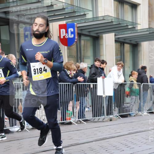 05.10.2025 - 20. swb-Marathon Bremen Strokosch-Dieckow http://msf.ph/oto/9270690 05.10.2025 11:08:38 Ziel 9184, 9274, 9466, 9632, 9721, 9774, 9798, 9853, 9912, 10031, 10051, 10087, 10248, 10315, 10458, 10714, 10840, 10939, 11126, 11142, 11379, 9184, 9274, 9466, 9632, 9721, 9774, 9798, 9853, 9912, 10031, 10051, 10087, 10248, 10315, 10458, 10714, 10840, 10939, 11126, 11142, 11379 meine-sportfotos.de