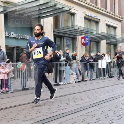 05.10.2025 - 20. swb-Marathon Bremen Strokosch-Dieckow http://msf.ph/oto/9270700 05.10.2025 11:08:38 Ziel 9184, 9274, 9466, 9632, 9721, 9774, 9798, 9853, 9912, 10031, 10051, 10087, 10248, 10315, 10458, 10714, 10840, 10939, 11126, 11142, 11379, 9184, 9274, 9466, 9632, 9721, 9774, 9798, 9853, 9912, 10031, 10051, 10087, 10248, 10315, 10458, 10714, 10840, 10939, 11126, 11142, 11379 meine-sportfotos.de