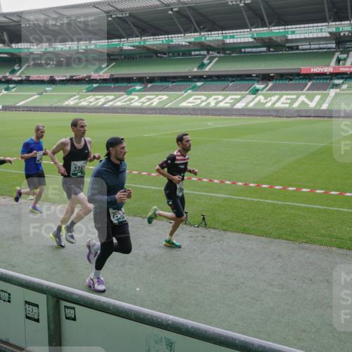 05.10.2025 - 20. swb-Marathon Bremen Michael Burmester http://msf.ph/oto/9270707 05.10.2025 12:42:42 Laufen im Stadion 588, 635, 907, 965, 1105, 1123, 1215, 1265, 1612, 1645, 1763, 1810, 2068, 2141, 2385, 3153, 3294, 3391, 3705, 4635, 5028, 5470, 5741, 7405, 7472, 7547, 7764, 8520, 6903 meine-sportfotos.de