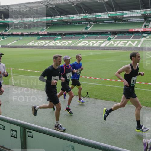 05.10.2025 - 20. swb-Marathon Bremen Michael Burmester http://msf.ph/oto/9270737 05.10.2025 12:42:43 Laufen im Stadion 588, 635, 907, 965, 1105, 1123, 1215, 1265, 1612, 1645, 1763, 1810, 2068, 2141, 2385, 3153, 3294, 3391, 3705, 4635, 5028, 5470, 5741, 7405, 7472, 7547, 7764, 8520, 6903 meine-sportfotos.de