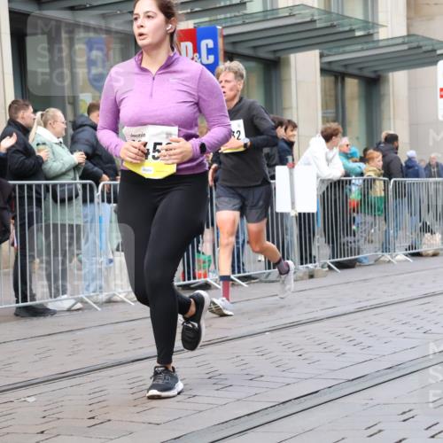 05.10.2025 - 20. swb-Marathon Bremen Strokosch-Dieckow http://msf.ph/oto/9270741 05.10.2025 11:08:42 Ziel 9184, 9466, 9632, 9721, 9774, 9798, 9815, 9853, 9912, 10031, 10087, 10248, 10315, 10458, 10714, 10784, 10840, 11126, 11142, 11379, 11437, 11674, 9184, 9466, 9632, 9721, 9774, 9798, 9815, 9853, 9912, 10031, 10087, 10248, 10315, 10458, 10714, 10784, 10840, 11126, 11142, 11379, 11437, 11674 meine-sportfotos.de
