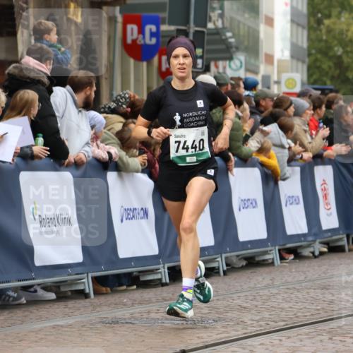 05.10.2025 - 20. swb-Marathon Bremen Strokosch-Dieckow http://msf.ph/oto/9270801 05.10.2025 13:01:46 Ziel 1992, 3218, 6302, 7440 meine-sportfotos.de