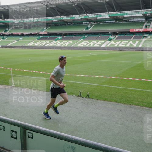 05.10.2025 - 20. swb-Marathon Bremen Michael Burmester http://msf.ph/oto/9270818 05.10.2025 12:42:57 Laufen im Stadion 588, 628, 662, 907, 965, 1105, 1123, 1215, 1265, 1612, 1641, 1645, 1652, 1745, 1810, 2062, 2068, 2141, 2385, 3294, 3391, 3705, 4664, 5028, 5231, 5470, 5741, 6423, 7269, 7405, 7472, 7498, 7547, 7668, 7764, 8053, 8520, 635, 1763, 3153, 4635 meine-sportfotos.de