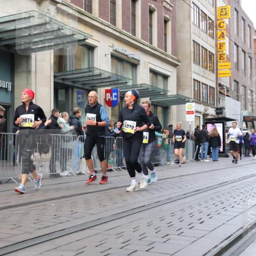 05.10.2025 - 20. swb-Marathon Bremen Strokosch-Dieckow http://msf.ph/oto/9270827 05.10.2025 11:08:46 Ziel 9184, 9466, 9632, 9774, 9798, 9815, 9912, 10031, 10087, 10248, 10315, 10458, 10522, 10714, 10784, 10840, 11056, 11126, 11142, 11379, 11437, 11530, 11674, 9184, 9466, 9632, 9774, 9798, 9815, 9912, 10031, 10087, 10248, 10315, 10458, 10522, 10714, 10784, 10840, 11056, 11126, 11142, 11379, 11437, 11530, 11674 meine-sportfotos.de