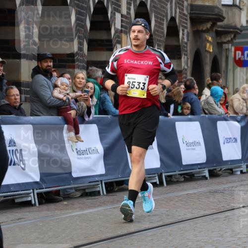 05.10.2025 - 20. swb-Marathon Bremen Strokosch-Dieckow http://msf.ph/oto/9270834 05.10.2025 11:10:18 Ziel 8533, 9734, 9806, 10189, 10280, 11333, 11388 meine-sportfotos.de