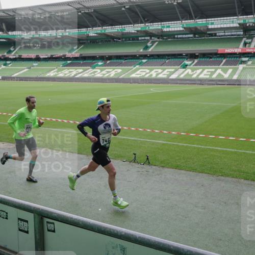 05.10.2025 - 20. swb-Marathon Bremen Michael Burmester http://msf.ph/oto/9270847 05.10.2025 12:43:03 Laufen im Stadion 588, 628, 662, 965, 1105, 1123, 1215, 1265, 1612, 1641, 1645, 1652, 1745, 1810, 2062, 2068, 2141, 2385, 3294, 3391, 3580, 3705, 4664, 5028, 5231, 5470, 5741, 5815, 6224, 6423, 7269, 7405, 7472, 7498, 7547, 7668, 7764, 8053, 8520, 635, 907, 1763, 3153, 4635 meine-sportfotos.de