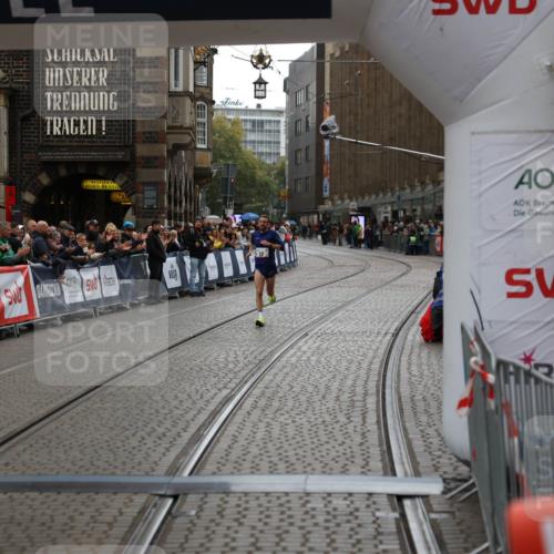 05.10.2025 - 20. swb-Marathon Bremen Yannick Fuchs http://msf.ph/oto/9270869 05.10.2025 12:15:40 Ziel 12 meine-sportfotos.de