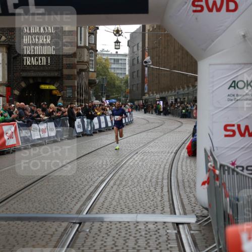 05.10.2025 - 20. swb-Marathon Bremen Yannick Fuchs http://msf.ph/oto/9270874 05.10.2025 12:15:40 Ziel 12 meine-sportfotos.de