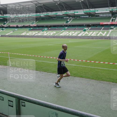 05.10.2025 - 20. swb-Marathon Bremen Michael Burmester http://msf.ph/oto/9270909 05.10.2025 12:43:06 Laufen im Stadion 588, 628, 662, 965, 1105, 1123, 1215, 1265, 1612, 1641, 1645, 1652, 1745, 1810, 2062, 2068, 2141, 2385, 3294, 3391, 3580, 3705, 4664, 5028, 5231, 5470, 5741, 5815, 6224, 6423, 7269, 7405, 7472, 7498, 7547, 7668, 7764, 8053, 8520, 635, 907, 1763, 3153, 4635 meine-sportfotos.de