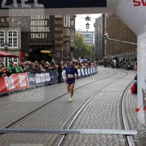 05.10.2025 - 20. swb-Marathon Bremen Yannick Fuchs http://msf.ph/oto/9270929 05.10.2025 12:15:42 Ziel 12 meine-sportfotos.de