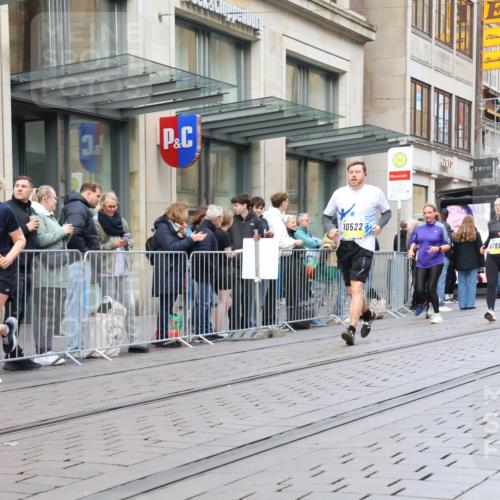 05.10.2025 - 20. swb-Marathon Bremen Strokosch-Dieckow http://msf.ph/oto/9270931 05.10.2025 11:08:49 Ziel 9466, 9632, 9774, 9798, 9815, 9848, 9892, 9912, 10031, 10087, 10248, 10295, 10315, 10458, 10522, 10714, 10784, 10840, 11056, 11126, 11142, 11379, 11437, 11530, 11674, 9466, 9632, 9774, 9798, 9815, 9848, 9892, 9912, 10031, 10087, 10248, 10295, 10315, 10458, 10522, 10714, 10784, 10840, 11056, 11126, 11142, 11379, 11437, 11530, 11674 meine-sportfotos.de