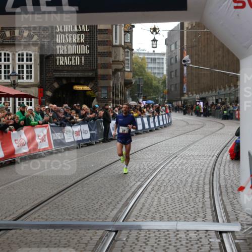 05.10.2025 - 20. swb-Marathon Bremen Yannick Fuchs http://msf.ph/oto/9270938 05.10.2025 12:15:42 Ziel 12 meine-sportfotos.de