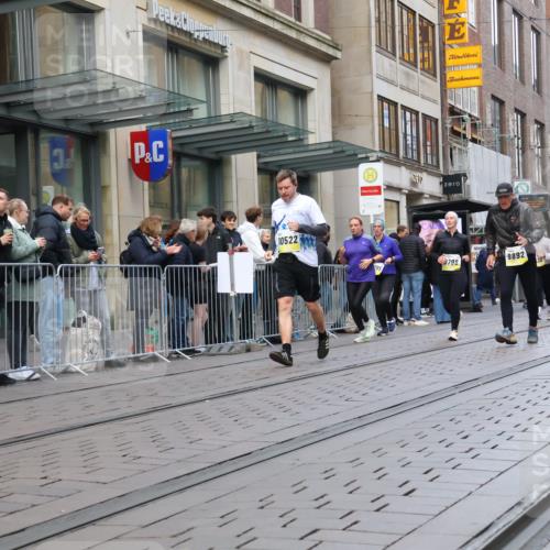 05.10.2025 - 20. swb-Marathon Bremen Strokosch-Dieckow http://msf.ph/oto/9270946 05.10.2025 11:08:49 Ziel 9466, 9632, 9774, 9798, 9815, 9848, 9892, 9912, 10031, 10087, 10248, 10295, 10315, 10458, 10522, 10714, 10784, 10840, 11056, 11126, 11142, 11379, 11437, 11530, 11674, 9466, 9632, 9774, 9798, 9815, 9848, 9892, 9912, 10031, 10087, 10248, 10295, 10315, 10458, 10522, 10714, 10784, 10840, 11056, 11126, 11142, 11379, 11437, 11530, 11674 meine-sportfotos.de