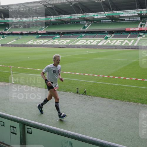 05.10.2025 - 20. swb-Marathon Bremen Michael Burmester http://msf.ph/oto/9270988 05.10.2025 12:43:17 Laufen im Stadion 577, 588, 628, 662, 706, 1105, 1123, 1215, 1265, 1641, 1652, 1745, 1810, 2062, 2141, 2385, 2967, 3391, 3435, 3580, 3705, 4369, 4631, 4664, 4867, 5028, 5231, 5287, 5470, 5495, 5741, 5815, 5988, 6224, 6385, 6423, 6912, 7269, 7472, 7498, 7547, 7668, 7764, 7816, 7834, 8053, 8520, 8593, 9095, 907, 965, 1612, 1645, 2068, 3294, 7405 meine-sportfotos.de