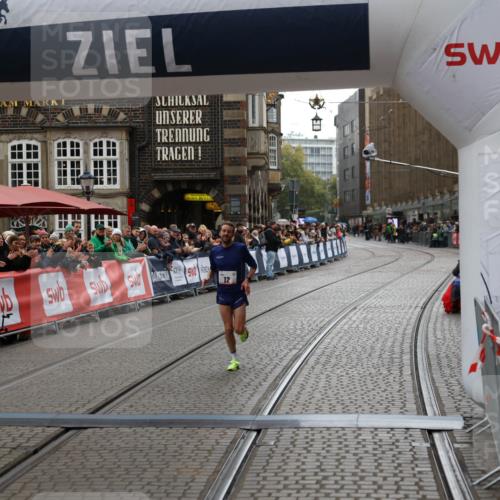 05.10.2025 - 20. swb-Marathon Bremen Yannick Fuchs http://msf.ph/oto/9270993 05.10.2025 12:15:43 Ziel 12 meine-sportfotos.de