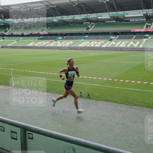 05.10.2025 - 20. swb-Marathon Bremen Michael Burmester http://msf.ph/oto/9271012 05.10.2025 12:43:18 Laufen im Stadion 577, 588, 628, 662, 706, 1105, 1123, 1215, 1265, 1641, 1652, 1745, 1810, 2062, 2141, 2385, 2967, 3391, 3435, 3580, 3705, 4369, 4631, 4664, 4867, 5028, 5231, 5287, 5470, 5495, 5741, 5815, 5988, 6224, 6385, 6423, 6912, 7269, 7472, 7498, 7547, 7668, 7764, 7816, 7834, 8053, 8520, 8593, 9095, 907, 965, 1612, 1645, 2068, 3294, 7405 meine-sportfotos.de