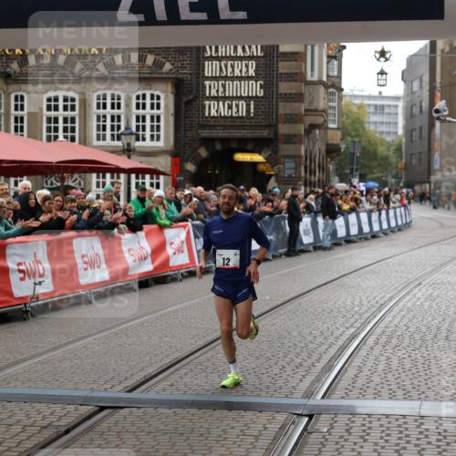05.10.2025 - 20. swb-Marathon Bremen Yannick Fuchs http://msf.ph/oto/9271031 05.10.2025 12:15:44 Ziel 12 meine-sportfotos.de