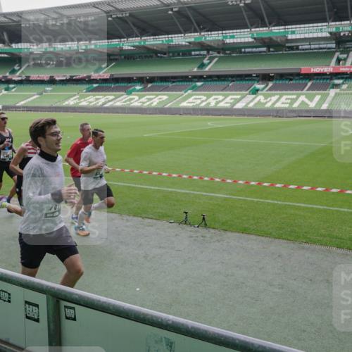05.10.2025 - 20. swb-Marathon Bremen Michael Burmester http://msf.ph/oto/9271033 05.10.2025 12:43:21 Laufen im Stadion 577, 588, 628, 662, 706, 1105, 1123, 1265, 1641, 1652, 1745, 1810, 2062, 2141, 2385, 2967, 3391, 3435, 3580, 3705, 4369, 4631, 4664, 4867, 5014, 5231, 5287, 5470, 5495, 5741, 5815, 5988, 6224, 6385, 6423, 6912, 7269, 7472, 7498, 7547, 7668, 7764, 7816, 7834, 8053, 8275, 8520, 8593, 9095, 907, 965, 1123, 1215, 1612, 1645, 2068, 3294, 5028, 7405 meine-sportfotos.de