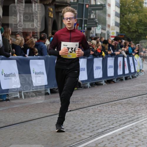 05.10.2025 - 20. swb-Marathon Bremen Strokosch-Dieckow http://msf.ph/oto/9271038 05.10.2025 11:10:20 Ziel 8225, 8533, 9734, 9895, 10189, 10280, 10288, 10552, 11333, 11388 meine-sportfotos.de
