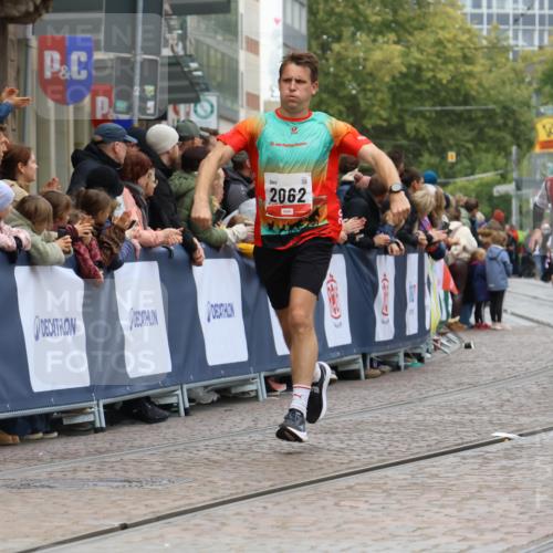 05.10.2025 - 20. swb-Marathon Bremen Strokosch-Dieckow http://msf.ph/oto/9271043 05.10.2025 13:01:55 Ziel 1745, 2062 meine-sportfotos.de