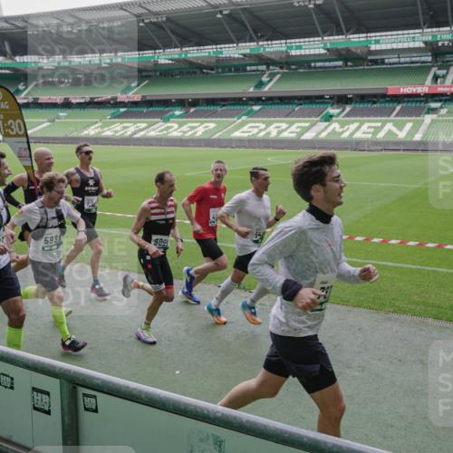 05.10.2025 - 20. swb-Marathon Bremen Michael Burmester http://msf.ph/oto/9271050 05.10.2025 12:43:21 Laufen im Stadion 577, 588, 628, 662, 706, 1105, 1123, 1265, 1641, 1652, 1745, 1810, 2062, 2141, 2385, 2967, 3391, 3435, 3580, 3705, 4369, 4631, 4664, 4867, 5014, 5231, 5287, 5470, 5495, 5741, 5815, 5988, 6224, 6385, 6423, 6912, 7269, 7472, 7498, 7547, 7668, 7764, 7816, 7834, 8053, 8275, 8520, 8593, 9095, 907, 965, 1123, 1215, 1612, 1645, 2068, 3294, 5028, 7405 meine-sportfotos.de