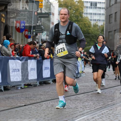 05.10.2025 - 20. swb-Marathon Bremen Strokosch-Dieckow http://msf.ph/oto/9271063 05.10.2025 11:10:24 Ziel 8225, 9895, 10280, 10288, 10440, 10441, 10552, 10980, 11388 meine-sportfotos.de