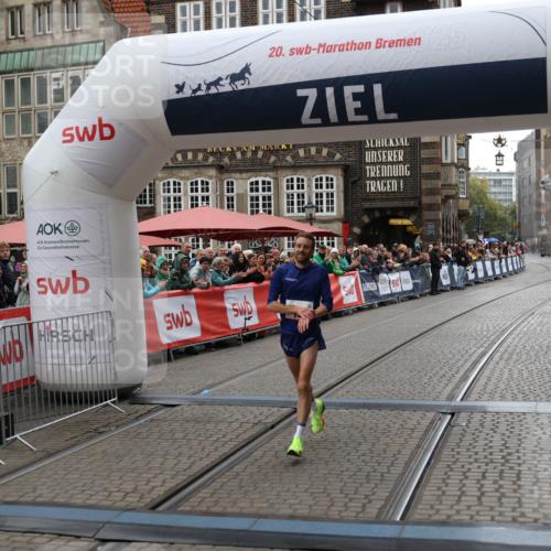 05.10.2025 - 20. swb-Marathon Bremen Yannick Fuchs http://msf.ph/oto/9271085 05.10.2025 12:15:44 Ziel 12 meine-sportfotos.de