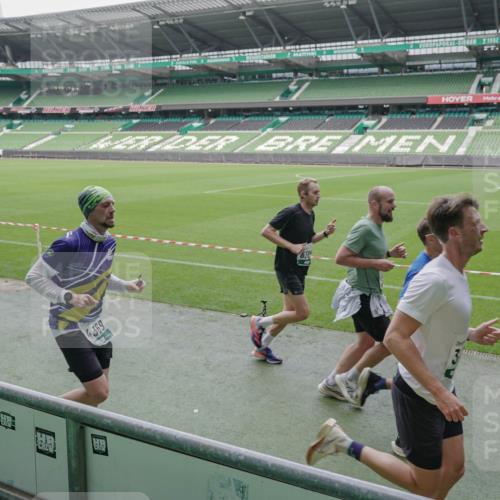 05.10.2025 - 20. swb-Marathon Bremen Michael Burmester http://msf.ph/oto/9271089 05.10.2025 12:43:23 Laufen im Stadion 577, 588, 628, 662, 706, 1105, 1265, 1641, 1652, 1745, 1810, 1992, 2062, 2385, 2967, 3391, 3435, 3580, 3705, 4369, 4631, 4664, 4867, 5014, 5231, 5287, 5470, 5495, 5741, 5815, 5988, 6224, 6385, 6423, 6912, 7269, 7472, 7498, 7547, 7668, 7764, 7816, 7834, 8053, 8275, 8520, 8593, 9095, 588, 965, 1123, 1215, 1612, 1645, 2068, 2141, 2385, 3294, 5028, 7405 meine-sportfotos.de