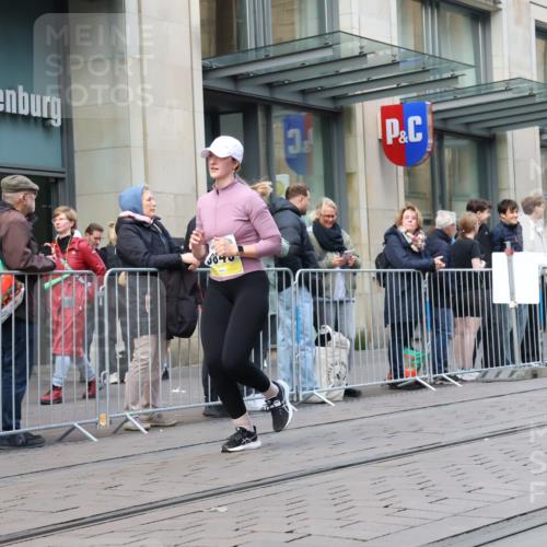 05.10.2025 - 20. swb-Marathon Bremen Strokosch-Dieckow http://msf.ph/oto/9271157 05.10.2025 11:08:58 Ziel 9002, 9493, 9632, 9649, 9798, 9815, 9848, 9892, 9945, 10074, 10214, 10295, 10315, 10522, 10784, 10865, 11037, 11056, 11218, 11379, 11437, 11530, 11674, 9002, 9493, 9632, 9649, 9798, 9815, 9848, 9892, 9945, 10074, 10214, 10295, 10315, 10522, 10784, 10865, 11037, 11056, 11218, 11379, 11437, 11530, 11674 meine-sportfotos.de