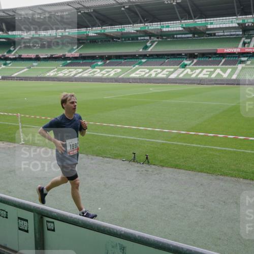 05.10.2025 - 20. swb-Marathon Bremen Michael Burmester http://msf.ph/oto/9271174 05.10.2025 12:43:37 Laufen im Stadion 288, 577, 628, 662, 706, 1265, 1641, 1652, 1745, 1992, 2062, 2967, 3435, 3580, 4369, 4631, 4664, 4867, 5014, 5231, 5287, 5495, 5815, 5988, 6224, 6385, 6423, 6912, 7269, 7498, 7668, 7816, 7834, 8053, 8275, 8520, 8593, 9095, 588, 1105, 1123, 1215, 1265, 1810, 2141, 2385, 3391, 3705, 5028, 5470, 5741, 7472, 7547, 7764, 8520 meine-sportfotos.de