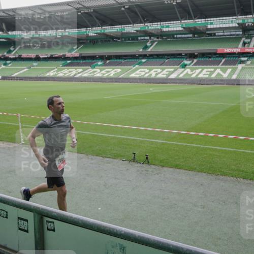 05.10.2025 - 20. swb-Marathon Bremen Michael Burmester http://msf.ph/oto/9271195 05.10.2025 12:43:44 Laufen im Stadion 288, 577, 628, 662, 706, 1196, 1641, 1652, 1745, 1992, 2062, 2249, 2967, 3435, 3580, 4369, 4631, 4664, 4867, 5014, 5231, 5287, 5495, 5815, 5908, 5988, 6224, 6385, 6423, 6912, 7269, 7498, 7668, 7816, 7834, 7949, 8030, 8053, 8275, 8593, 9095, 1105, 1265, 1810, 3391, 3705, 5470, 5741, 7472, 7547, 7764, 8520 meine-sportfotos.de