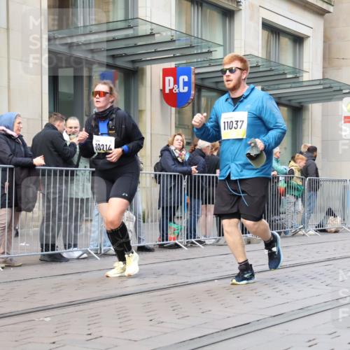 05.10.2025 - 20. swb-Marathon Bremen Strokosch-Dieckow http://msf.ph/oto/9271200 05.10.2025 11:09:00 Ziel 9002, 9185, 9493, 9649, 9798, 9815, 9848, 9892, 9945, 10074, 10214, 10295, 10315, 10419, 10522, 10784, 10865, 11037, 11056, 11218, 11379, 11437, 11447, 11530, 11614, 11674, 9002, 9185, 9493, 9649, 9798, 9815, 9848, 9892, 9945, 10074, 10214, 10295, 10315, 10419, 10522, 10784, 10865, 11037, 11056, 11218, 11379, 11437, 11447, 11530, 11614, 11674 meine-sportfotos.de