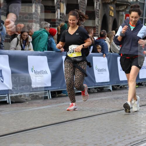 05.10.2025 - 20. swb-Marathon Bremen Strokosch-Dieckow http://msf.ph/oto/9271203 05.10.2025 11:10:27 Ziel 8225, 9895, 10146, 10288, 10440, 10441, 10442, 10552, 10980, 11342, 11388 meine-sportfotos.de