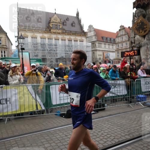 05.10.2025 - 20. swb-Marathon Bremen Yannick Fuchs http://msf.ph/oto/9271204 05.10.2025 12:15:47 Ziel 12 meine-sportfotos.de