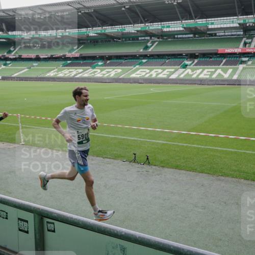 05.10.2025 - 20. swb-Marathon Bremen Michael Burmester http://msf.ph/oto/9271219 05.10.2025 12:43:53 Laufen im Stadion 288, 329, 548, 577, 628, 706, 1196, 1641, 1745, 1992, 2092, 2249, 2967, 3435, 3580, 4369, 4422, 4631, 4867, 5014, 5287, 5495, 5815, 5908, 5988, 6224, 6385, 6912, 7269, 7373, 7668, 7816, 7834, 7949, 8030, 8053, 8275, 8593, 9095, 662, 1265, 1652, 2062, 4664, 5231, 6423, 7472, 7498, 7764, 8053, 8520 meine-sportfotos.de