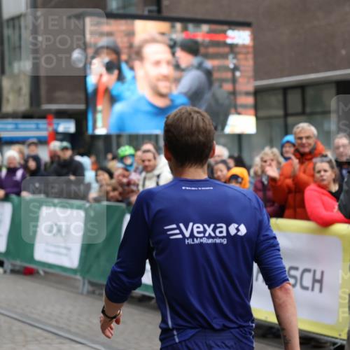 05.10.2025 - 20. swb-Marathon Bremen Yannick Fuchs http://msf.ph/oto/9271223 05.10.2025 12:15:49 Ziel 12 meine-sportfotos.de