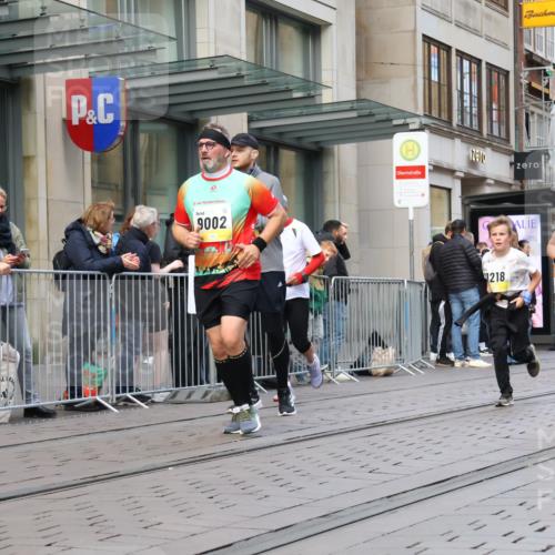 05.10.2025 - 20. swb-Marathon Bremen Strokosch-Dieckow http://msf.ph/oto/9271251 05.10.2025 11:09:02 Ziel 9002, 9185, 9493, 9649, 9798, 9815, 9848, 9892, 9945, 10074, 10214, 10295, 10315, 10419, 10522, 10784, 10865, 11037, 11056, 11218, 11379, 11437, 11447, 11526, 11530, 11614, 11674, 9002, 9185, 9493, 9649, 9798, 9815, 9848, 9892, 9945, 10074, 10214, 10295, 10315, 10419, 10522, 10784, 10865, 11037, 11056, 11218, 11379, 11437, 11447, 11526, 11530, 11614, 11674 meine-sportfotos.de