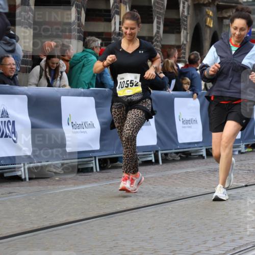 05.10.2025 - 20. swb-Marathon Bremen Strokosch-Dieckow http://msf.ph/oto/9271257 05.10.2025 11:10:27 Ziel 8225, 9895, 10146, 10288, 10440, 10441, 10442, 10552, 10980, 11342, 11388 meine-sportfotos.de