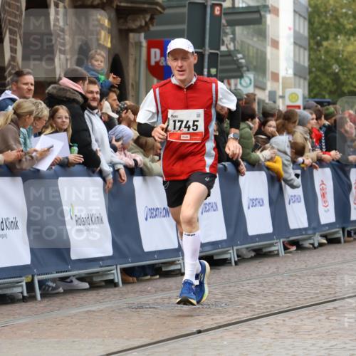 05.10.2025 - 20. swb-Marathon Bremen Strokosch-Dieckow http://msf.ph/oto/9271260 05.10.2025 13:01:58 Ziel 1745, 2062 meine-sportfotos.de