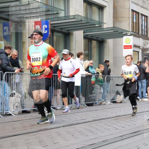 05.10.2025 - 20. swb-Marathon Bremen Strokosch-Dieckow http://msf.ph/oto/9271278 05.10.2025 11:09:03 Ziel 9002, 9185, 9493, 9649, 9798, 9815, 9848, 9892, 9945, 10074, 10214, 10295, 10315, 10417, 10419, 10522, 10784, 10865, 11037, 11056, 11218, 11379, 11437, 11447, 11526, 11530, 11614, 11674, 9002, 9185, 9493, 9649, 9798, 9815, 9848, 9892, 9945, 10074, 10214, 10295, 10315, 10417, 10419, 10522, 10784, 10865, 11037, 11056, 11218, 11379, 11437, 11447, 11526, 11530, 11614, 11674 meine-sportfotos.de