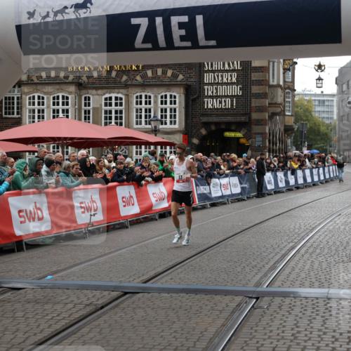 05.10.2025 - 20. swb-Marathon Bremen Yannick Fuchs http://msf.ph/oto/9271331 05.10.2025 12:16:07 Ziel 13 meine-sportfotos.de