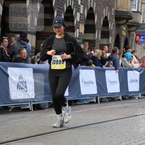 05.10.2025 - 20. swb-Marathon Bremen Strokosch-Dieckow http://msf.ph/oto/9271357 05.10.2025 11:10:30 Ziel 8225, 9895, 10146, 10288, 10440, 10441, 10442, 10552, 10980, 11240, 11342 meine-sportfotos.de