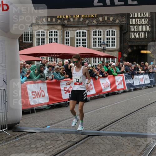 05.10.2025 - 20. swb-Marathon Bremen Yannick Fuchs http://msf.ph/oto/9271361 05.10.2025 12:16:09 Ziel 13 meine-sportfotos.de