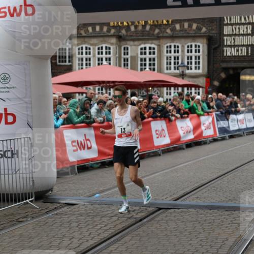 05.10.2025 - 20. swb-Marathon Bremen Yannick Fuchs http://msf.ph/oto/9271373 05.10.2025 12:16:09 Ziel 13 meine-sportfotos.de