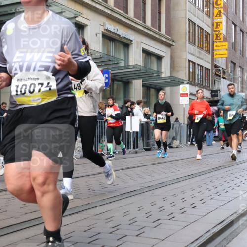 05.10.2025 - 20. swb-Marathon Bremen Strokosch-Dieckow http://msf.ph/oto/9271376 05.10.2025 11:09:08 Ziel 9002, 9185, 9493, 9649, 9848, 9892, 9945, 10074, 10214, 10245, 10295, 10417, 10419, 10522, 10865, 10943, 11037, 11056, 11218, 11407, 11447, 11526, 11530, 11614, 11664, 9002, 9185, 9493, 9649, 9848, 9892, 9945, 10074, 10214, 10245, 10295, 10417, 10419, 10522, 10865, 10943, 11037, 11056, 11218, 11447, 11526, 11530, 11614, 11664 meine-sportfotos.de