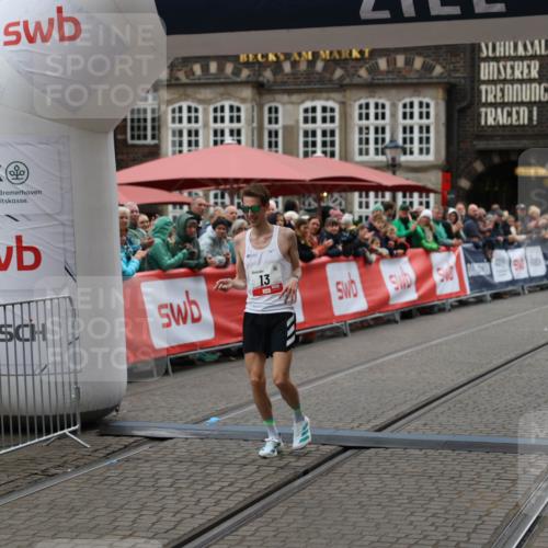 05.10.2025 - 20. swb-Marathon Bremen Yannick Fuchs http://msf.ph/oto/9271380 05.10.2025 12:16:09 Ziel 13 meine-sportfotos.de