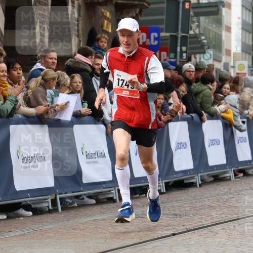 05.10.2025 - 20. swb-Marathon Bremen Strokosch-Dieckow http://msf.ph/oto/9271401 05.10.2025 13:01:59 Ziel 1745, 2062 meine-sportfotos.de